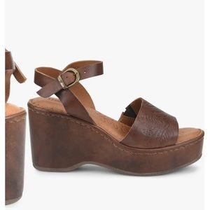 Born Moapa Leather Wedge Sandals